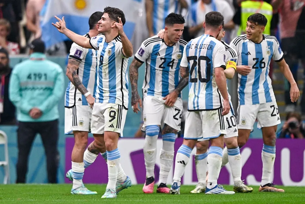 Miksi argentiinatähti Julian Alvarez järjestää hämähäkkijuhlan?