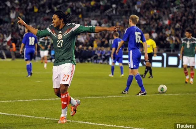 Il centrocampista messicano Carlos Pena' title='Jared Borgetti è fiducioso che Carlos Pena farà bene ai Rangers