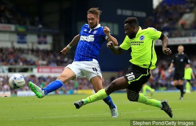 Har Ipswichs Luke Chambers släppt en antydan om framtida roll när sommarkontraktet löper ut?