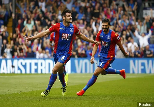 クリスタルパレス' title='クリス・ヒュートンの奇妙なケース: なぜ彼はもっと高く評価されないのでしょうか?