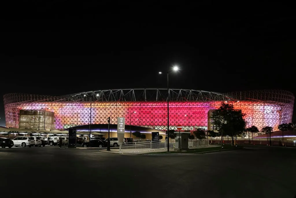 AL RAYYAN QATAR - 22 СНЕЖНЯ: Від на фасад стадыёна імя Ахмеда бін Алі падчас Арабскага кубка ФІФА ў Катары 22 снежня 2021 г. у Al Rayyan Qatar. (Фота Eurasia Sport Images/Getty Images)' title='Стадыёны Чэмпіянату свету па футболе ў Катары 2022: тлумачэнне ўмяшчальнасці пляцовак