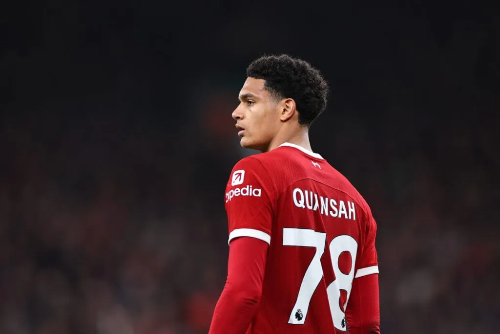 Jarell Quansah' title='Wie zijn de kinderen van Klopp? Maak kennis met het briljante stel dat Chelsea's miljardair-flessenbanen op Wembley heeft verijdeld
