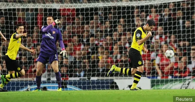 Borussia' title='Arsenal-fans reagerer på Twitter, da Manchester United annoncerer Henrikh Mkhitaryan