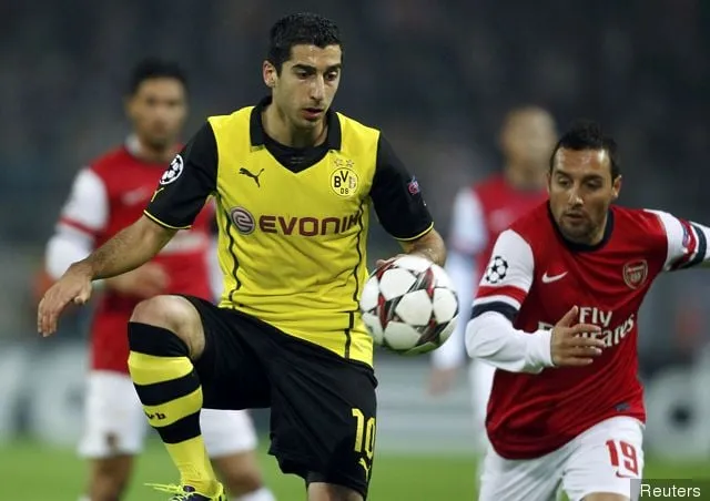 Arsenal-fans reagerer på Twitter, da Manchester United annoncerer Henrikh Mkhitaryan