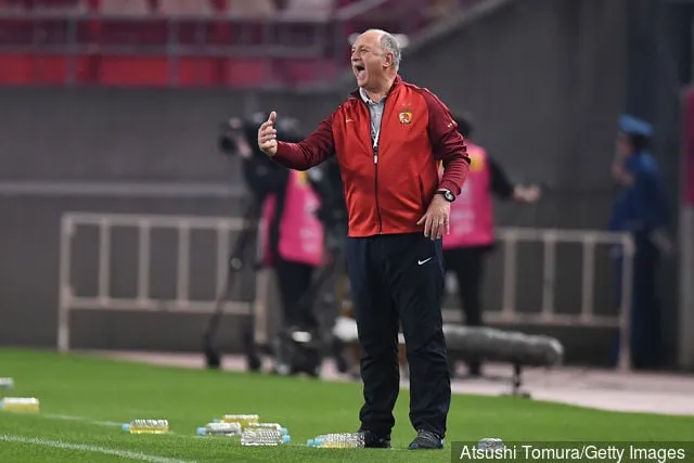 Guangzhou Evergranden päävalmentaja Felipe Scolari reagoi Kashima Antlersin ja Guangzhou Evergrande FC:n välisessä AFC Champions Leaguen 16-kierroksen ottelussa Kashima Stadiumilla 30. toukokuuta...' title='7 kuuluisaa jalkapallomanageria, jotka olivat hyödyttömiä pelaajina