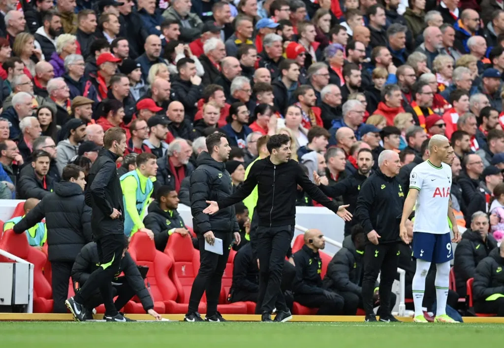 Liverpool FC - Tottenham Hotspur - Premier League' title='Liverpool 4-3 Tottenham: Brad Friedel comparte lo que escuchó de Ryan Mason en el banquillo de Anfield