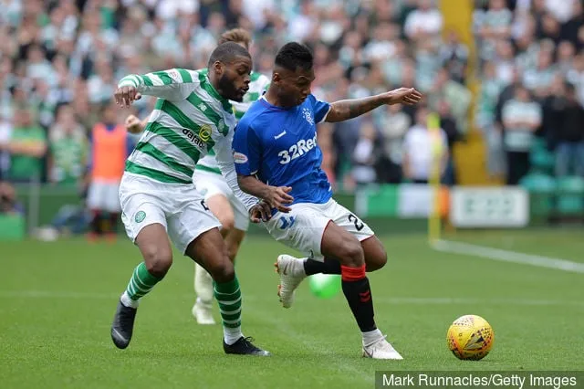 Olivier Ntcham von Celtic kämpft während des schottischen Premier-League-Spiels zwischen Celtic und Rangers am 2. September im Celtic Park Stadium um den Ballbesitz mit Alfredo Morelos von den Rangers...' title='Rangers-Ass Alfredo Morelos äußert sich zum Fehlschuss von Kolumbiens offenem Tor