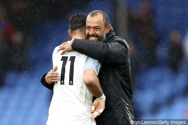Nuno Espirito Santo Manager for Wolverhampton Wanderers og Rui Patricio fra Wolverhampton Wanderers fejrer efter deres holds sejr i under Premier League-kampen mellem...' title='Wolves-stjernen Rui Patricio beskrevet som rollemodel af tidligere holdkammerat