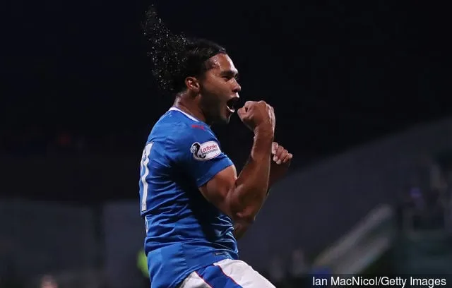 Var spelar den tidigare Rangers-mittfältaren Carlos Pena nu?