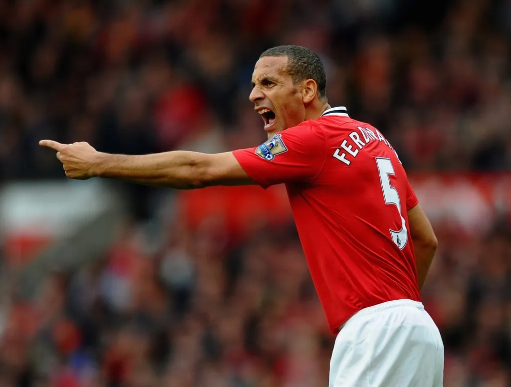 Rio Ferdinand bei Man Utd' title='Wo Virgil van Dijk nach Jamie Carraghers kühnem Anspruch zu den zehn besten Innenverteidigern aller Zeiten der Premier League zählt