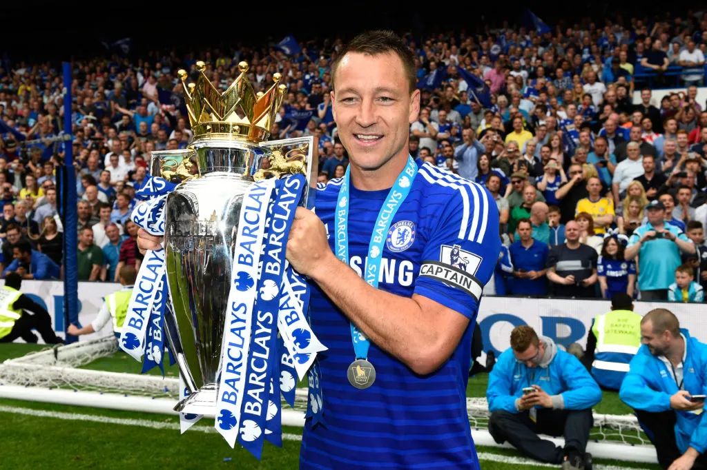 John Terry von Chelsea holt sich den Premier-League-Titel' title='Wo Virgil van Dijk nach Jamie Carraghers kühnem Anspruch zu den zehn besten Innenverteidigern aller Zeiten der Premier League zählt