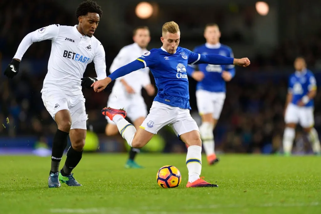 エバートン v スウォンジー シティ - プレミアリーグ' title='ジェラール・デウロフェウが1700万ポンドのアストン・ヴィラ移籍を決めれば大幅な昇給となる