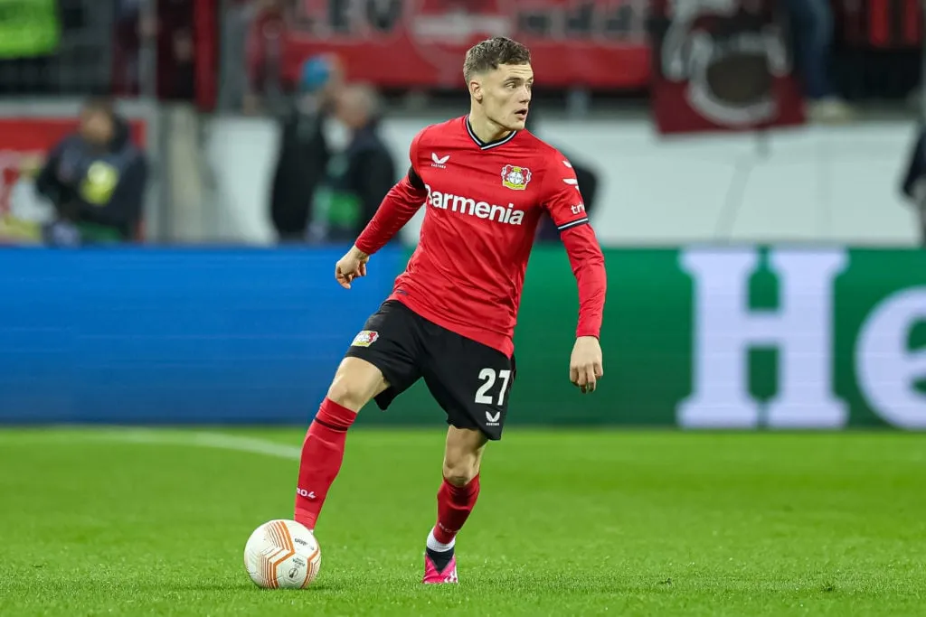 Bayer 04 Leverkusen Florian Wirtz Newcastle United Barcelone transfert' title='Newcastle souffle alors que Barcelone convainc Florian Wirtz du transfert du Bayer Leverkusen