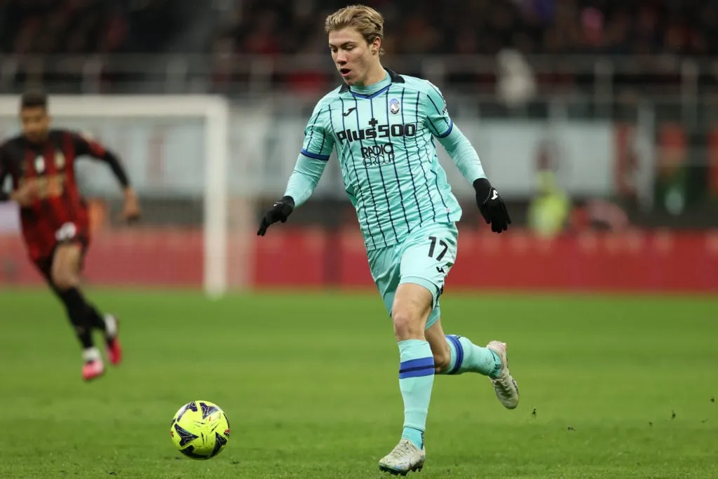 AC Milán - Atalanta BC - Serie A' title='Se insta al 'joven Zlatan' Rasmus Hojlund a no realizar una transferencia de £ 44 millones al Newcastle o al Arsenal