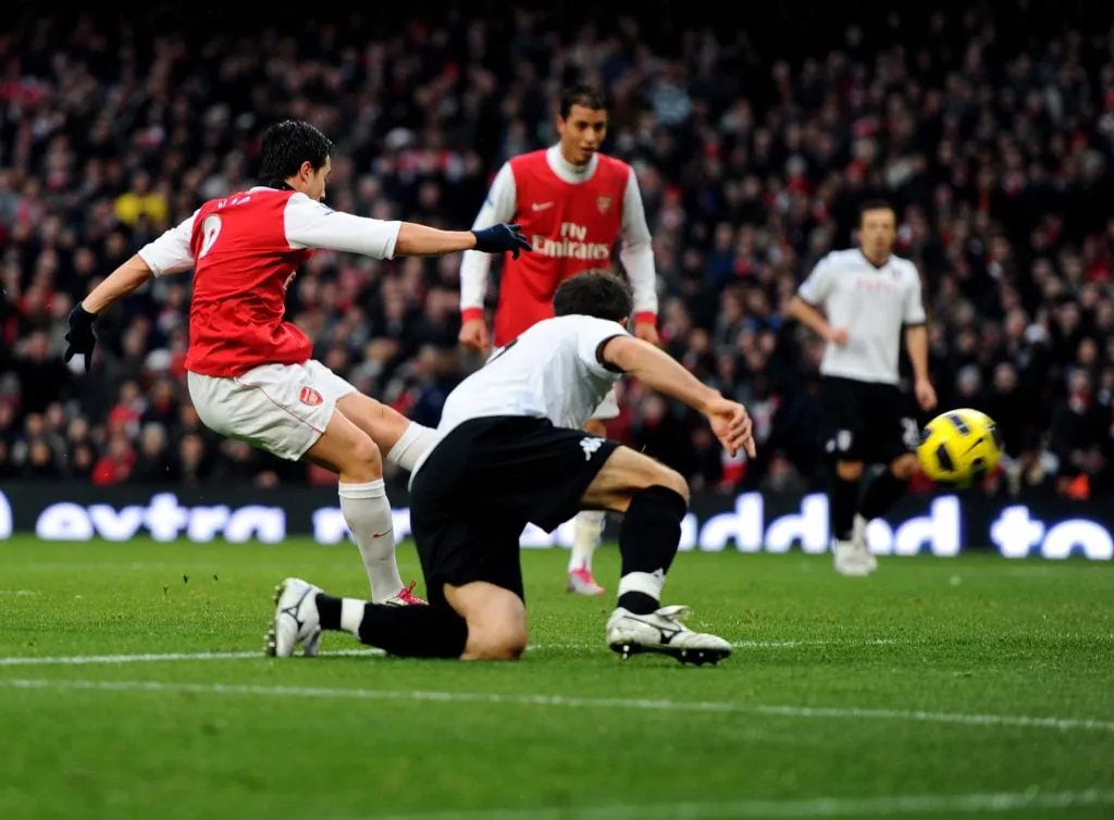 아스널 대 풀럼 - 프리미어 리그' title='사미르 나스리는 £12m에 아스날에 합류하겠다는 '더 나은 제안'을 거부했다고 설명합니다.