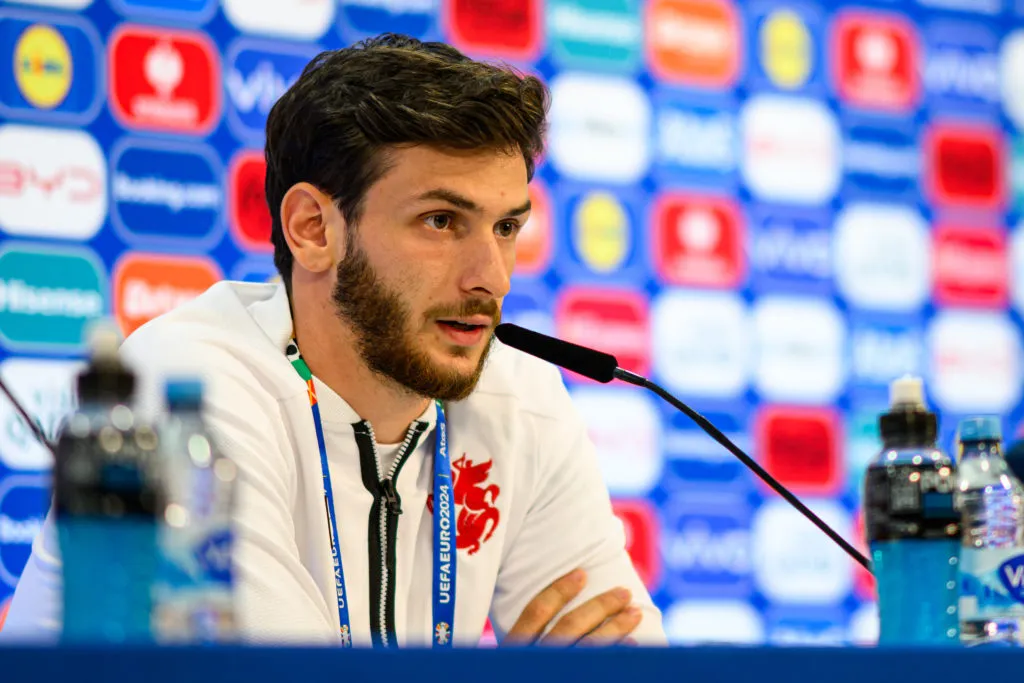 De leiders van Napoli reageren op Khvicha Kvaratskhelia te midden van de hoop van Liverpool en Man City