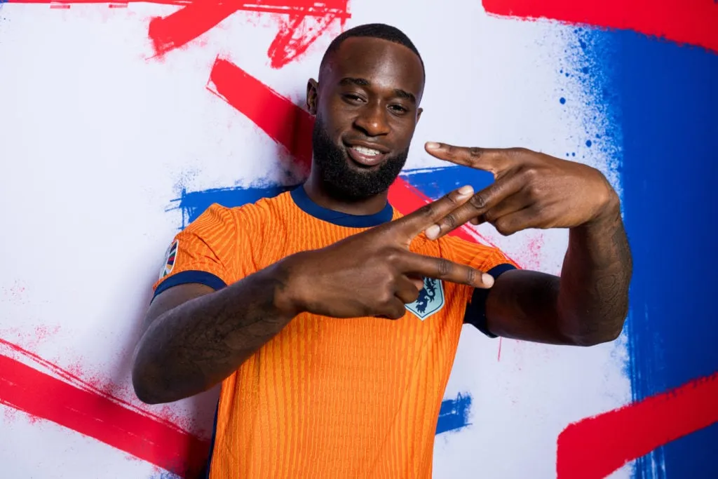 アストン・ヴィラ、プレムのライバルチームが2600万ポンドの選手獲得に向けてアーネ・スロットのお気に入り選手と交渉開始