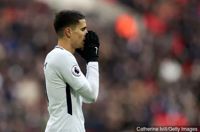 Erik Lamela del Tottenham Hotspur reagisce durante la partita della Premier League tra Tottenham Hotspur e Southampton allo Stadio di Wembley il 26 dicembre 2017 a Londra Inghilterra.' title='I tifosi del Tottenham reagiscono alle voci sul possibile ritorno di Erik Lamela alla Roma