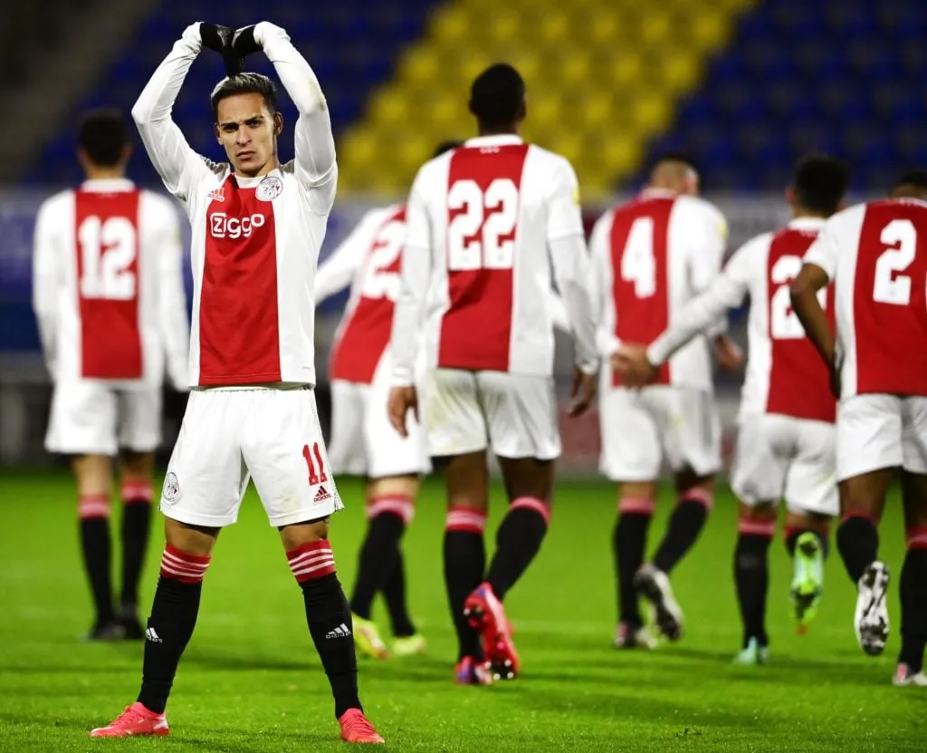 Тотэнхэм Манчэстэр Юнайтэд Антоні' title='Ліверпуль збянтэжыць Барселону, падпісаўшы чараўніка, якога каталонцы пагардзілі