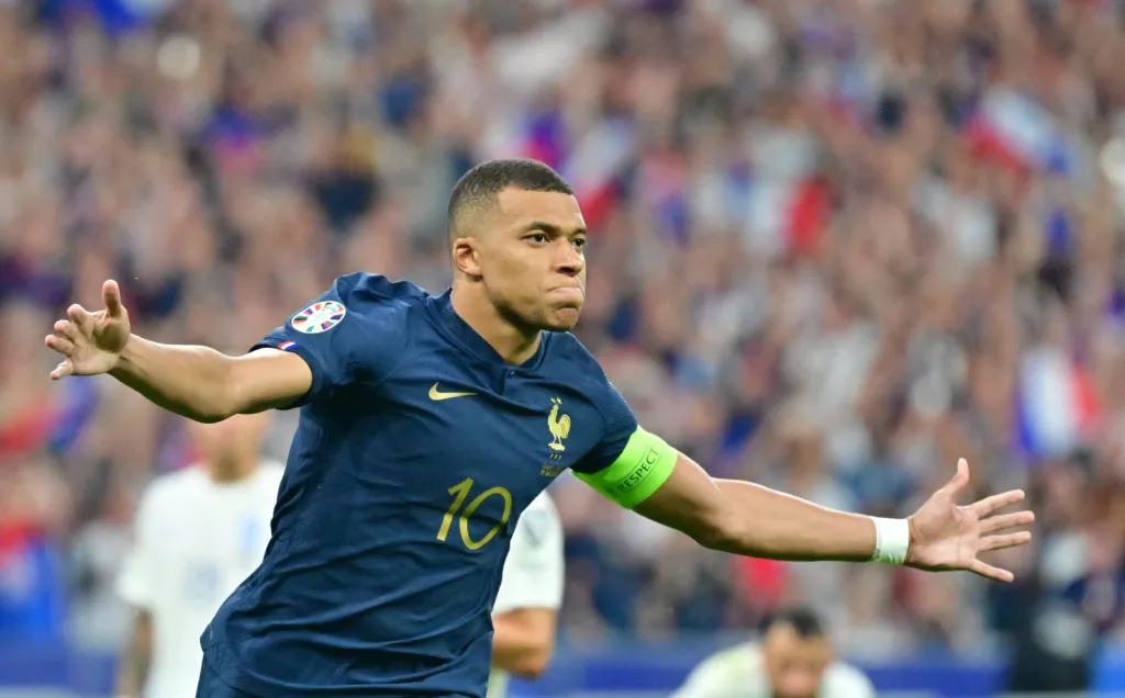 Kylian Mbappe transfernyheter: Jose Enrique chockad över Liverpools påståenden om PSG-stjärnan