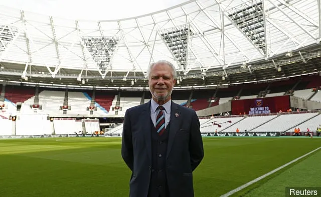 «Hvor er pengene?» West Hams økonomi granskes mens David Gold vekker raseri hos fans med kommentarer