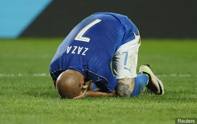 Italië' title='Kijk: de ellende van Simone Zaza gaat door na de lachwekkende cameo van de West Ham-aanvaller voor Italië