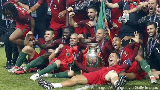 portero Rui Patricio de Portugal Bruno Alves de Portugal Pepe de Portugal Jose Fonte de Portugal Raphael Guerreiro de Portugal Ricardo Carvalho de Portugal Cristiano Ronaldo de...' title='Informe: Ricardo Quaresma rechaza fichar por los Wolves