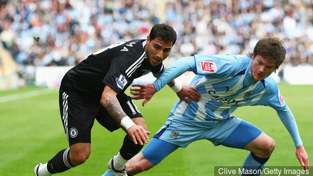 Ricardo Quaresma de Chelsea se enfrenta a Aron Gunnarsson de Coventry City durante la Copa FA patrocinado por E.ON, partido de sexta ronda entre Coventry City y Chelsea en el Ricoh Arena el 7 de marzo...' title='Informe: Ricardo Quaresma rechaza fichar por los Wolves