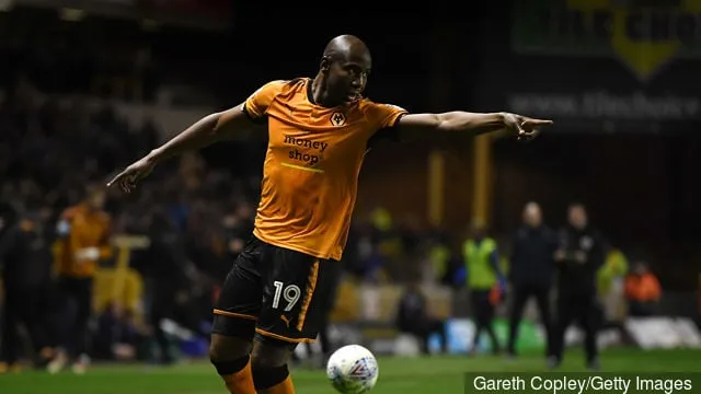 Benik Afobe fra Wolverhampton Wanders feirer det andre målet under Sky Bet Championship-kampen mellom Wolverhampton Wanderers og Reading på Molineux 13. mars 2018 i...' title='Bør Leo Bonatini nå begynne å bekymre seg for sin Wolves-fremtid?