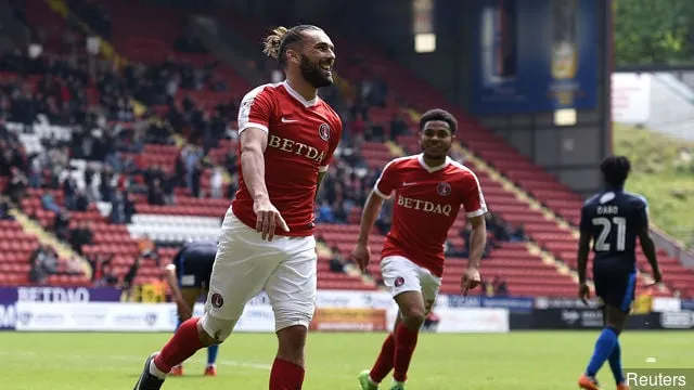 Charlton Athletic' title='A Leeds United elejtette a labdát, mivel Ricky Holmes beleegyezett, hogy Charlton Athletic maradjon?