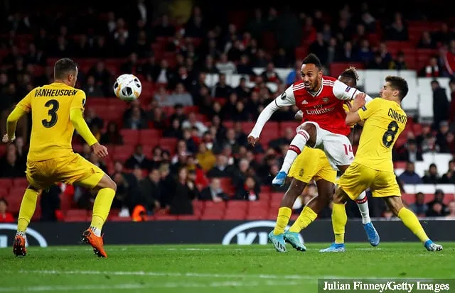 Les supporters du Borussia Dortmund réagissent au tweet de Pierre-Emerick Aubameyang