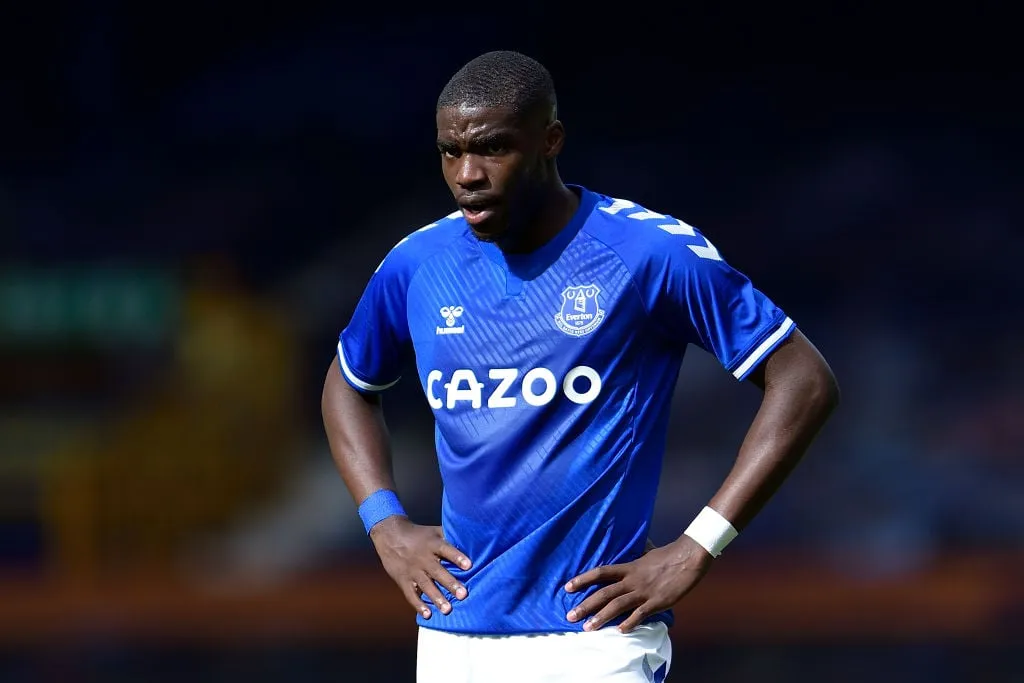 Der Verein bestätigt, dass er Everton Ace nach ausstehender Leihfrist verpflichtet