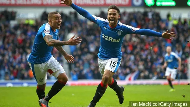 Harry Forrester fra Rangers feirer scoring under den skotske mesterskapskampen mellom Rangers og St. Mirren på Ibrox Stadium 27. februar 2016 i Glasgow Skottland.' title='Fra Iran til Amerika: Harry Forresters karriere fortsetter merkelig vei etter at Rangers forlater