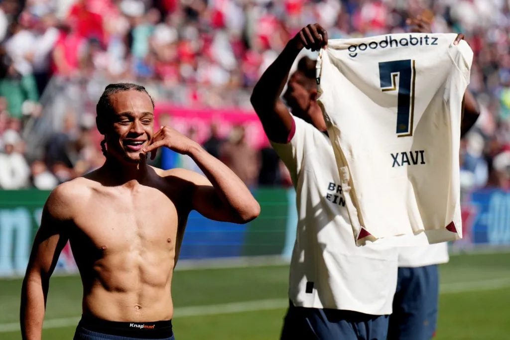 AZ アルクマール v PSV - オランダ・エールディビジ' title='「当然のこと」：アーセナルがシャビ・シモンズについて励ましの移籍メッセージを送った