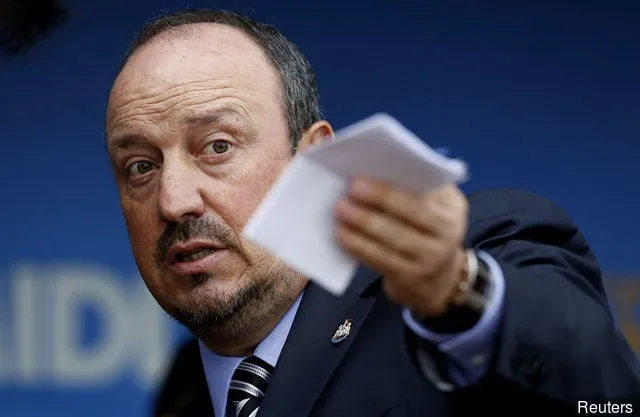 Newcastle Unitedin manageri Rafael Benitez' title='Todennäköisyys pienenee West Ham Unitedin Andy Carrollin palaamiselle Newcastle Unitediin