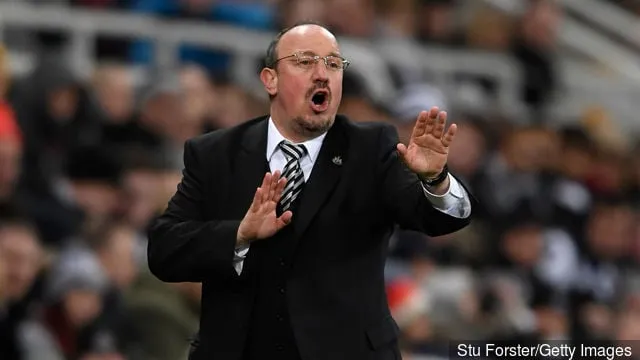 Il manager del Newcastle Rafa Benitez reagisce durante la partita della Premier League tra Newcastle United e Burnley al St. James Park il 31 gennaio 2018 a Newcastle upon Tyne in Inghilterra.' title='Cronaca: Il Newcastle United prende di mira l'attaccante del Magonza Yoshinori Muto