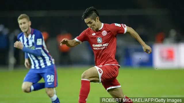 Jelentés: A Newcastle United a Mainz támadóját, Yoshinori Mutót veszi célba