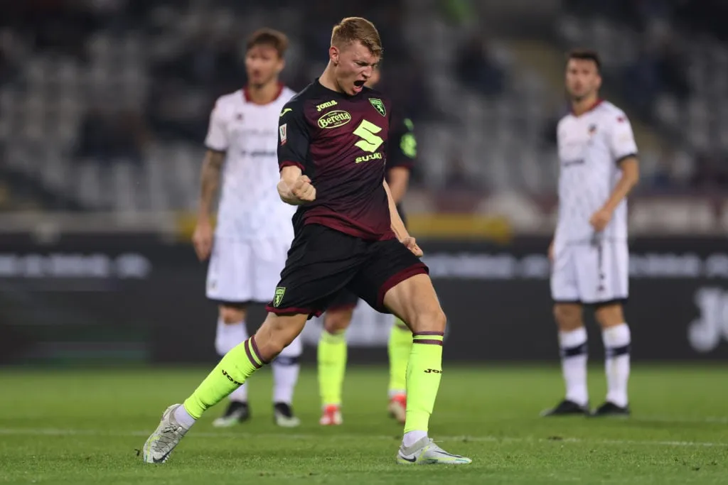 에이전트는 리버풀이 Perr Schuurs를 원하지만 이제 레스터가 £24m에 그를 영입할 수 있다고 말했습니다.