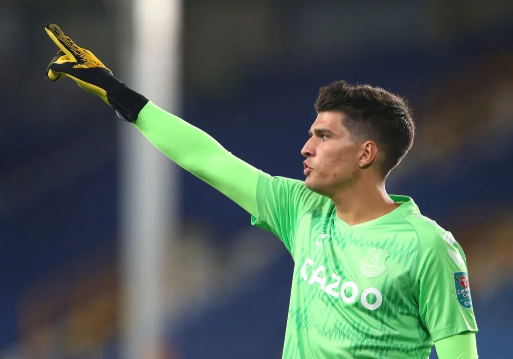 Жоао Вірджынія ў катастрофе пазыкі, калі чалавек з 'Эвертана' быў забіты за 'занадта шмат памылак'