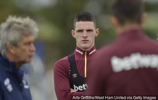 Declan Rice, a West Ham United a 2018. szeptember 20-i, Romford England-i Rush Green-i edzés után tartott sajtótájékoztatóján.' title='Jelentés: Declan Rice heti 30 ezer fontot szeretne West Ham fizetéseként