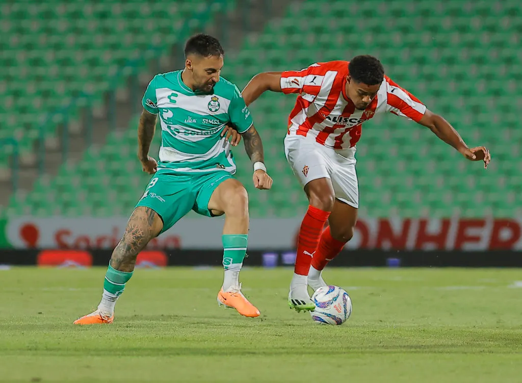 L'obiettivo del QPR è stato escluso dalla squadra poiché il trasferimento dei Rangers da 1,2 milioni di sterline è stato concordato in linea di principio