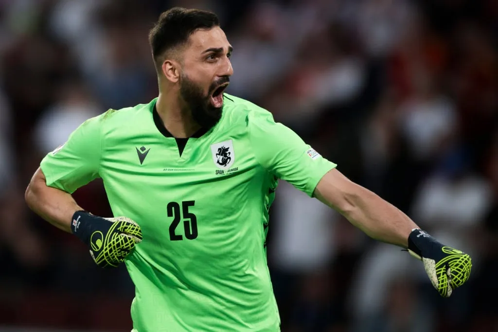 리버풀은 임대 목적지로 선택된 프리미어 리그 라이벌과 £ 35m 에이스와 계약에 동의했습니다.