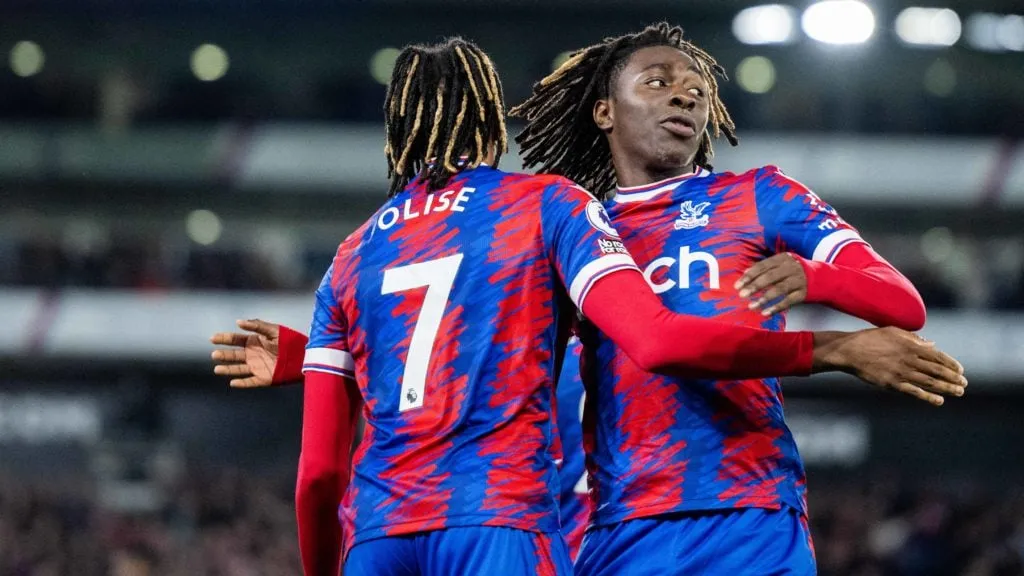 Сталі вядомыя плата і працягласць кантракту Майкла Оліса з мюнхенскай 'Баварыяй', а таксама прычына адмовы 'Чэлсі'.