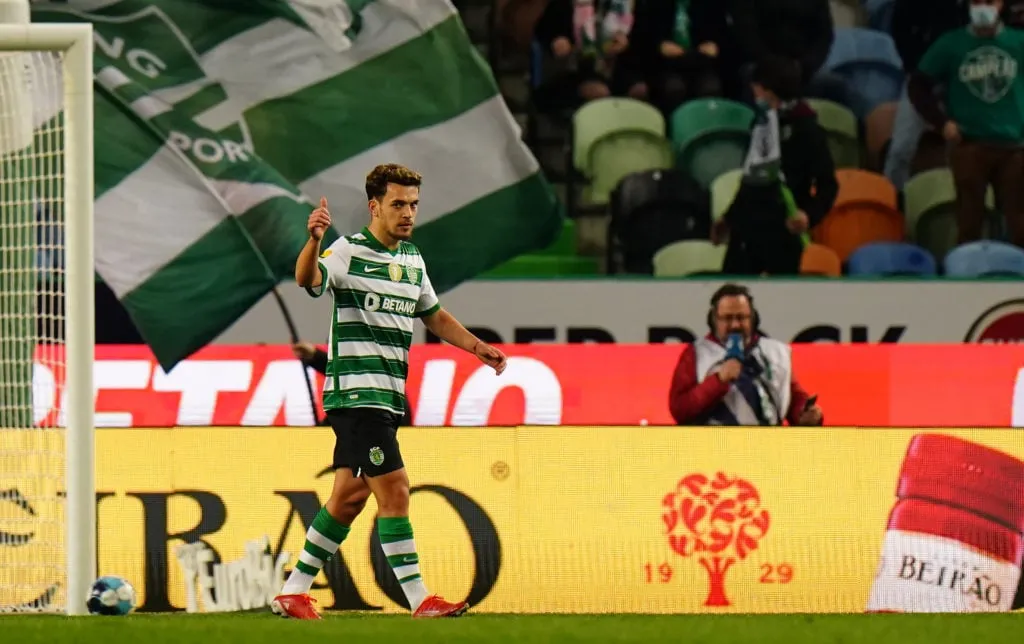 LISSABON PORTUGAL - JANUARI 22: Pedro Goncalves van Sporting CP viert feest na het scoren van een doelpunt tijdens de Liga Bwin-wedstrijd tussen Sporting CP en SC Braga in Estadio Jose Alvalade op 22 januari 2022 in Lissabon, Portugal. (Foto door Gualter Fatia/Getty Images)' title='‘Opmerkelijke voetballer’: Agent opgelucht dat zijn ster van £ 17 miljoen niet bij Wolves kwam
