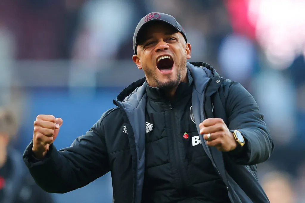 Burnleyn reuna lähempänä Lyle Fosteria, kun 9 miljoonan punnan hyökkääjä ilmoittaa joukkuetovereillesi siirrosta