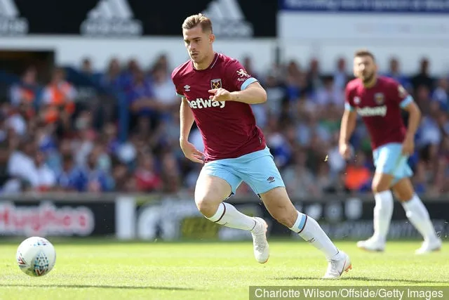 Тоні Марцінес падпісвае трохгадовы кантракт з клубам вышэйшай лігі пасля сыходу з Вест Хэма