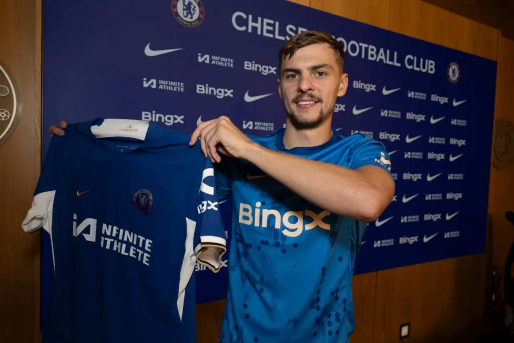 A Chelsea bemutatta az új szerzõdést, Kiernan Dewsbury-Hallt' title='Premier League átigazolások 24/25: Minden megerősített aláírás a nyári átigazolási időszakban