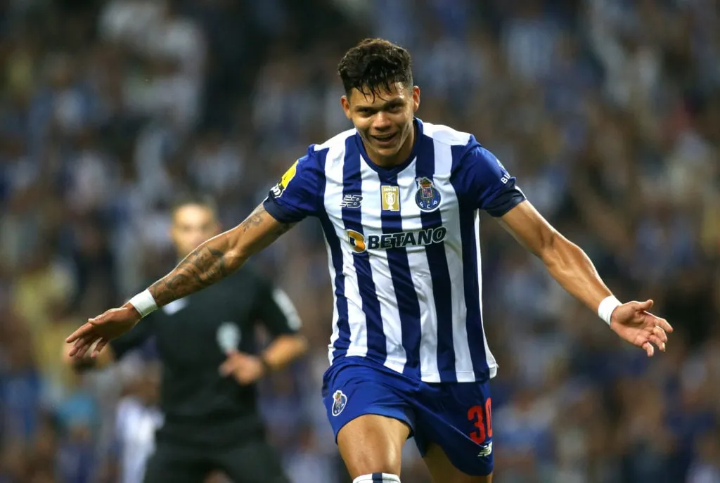 Bournemouth in gesprek met Europese giganten voor een aanvaller met dertien doelpunten die van belang is voor Man United en Tottenham