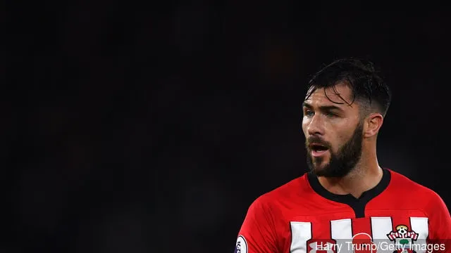 Чарлі Осцін з Саўтгемптана падчас матчу Прэм'ер-лігі паміж ФК Саўтгэмптан і ФК Уотфард на Сэнт-Мэры' title='«Вярніся»: заўзятары КПР адпраўляюць паведамленне Чарлі Осціну з Саўтгемптана