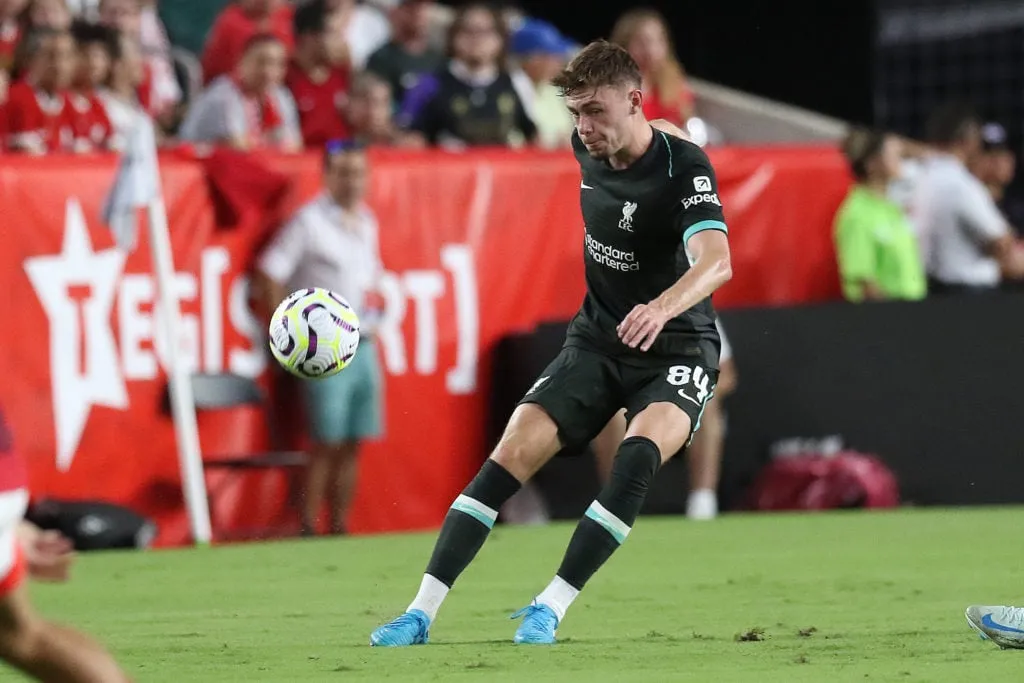 리버풀은 레알 마드리드의 관심 속에 트렌트 알렉산더-아놀드를 대체할 '거대한' 라이트백이 될 것이라고 말했다